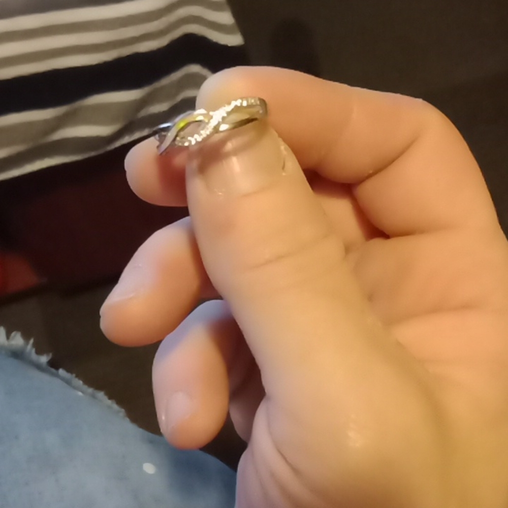 Women's promise ring